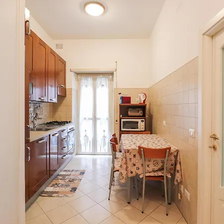 Apartment Elegante E Luminoso - 2min Metro Rome