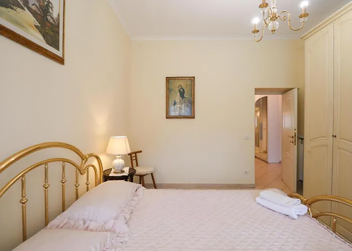 3 Bedroom Elegant For 6 - Metro 2min & Wifi * Řím