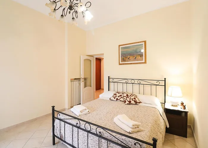 Apartmán 3 Bedroom Elegant For 6 - Metro 2min & Wifi Řím