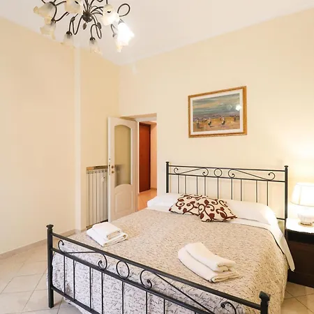 Appartamento 3 Bedroom Elegant For 6 - Metro 2min & Wifi Roma